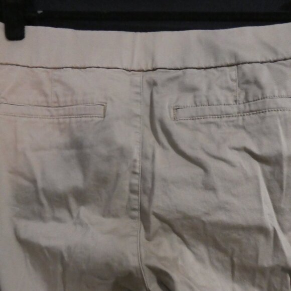 LEE | 14 medium | Chic Khaki Capri Pants with Pockets - Picture 10 of 15